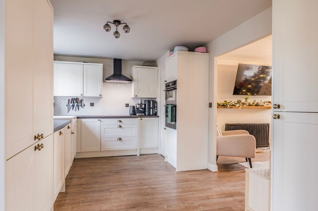 Property photo 3 of 22