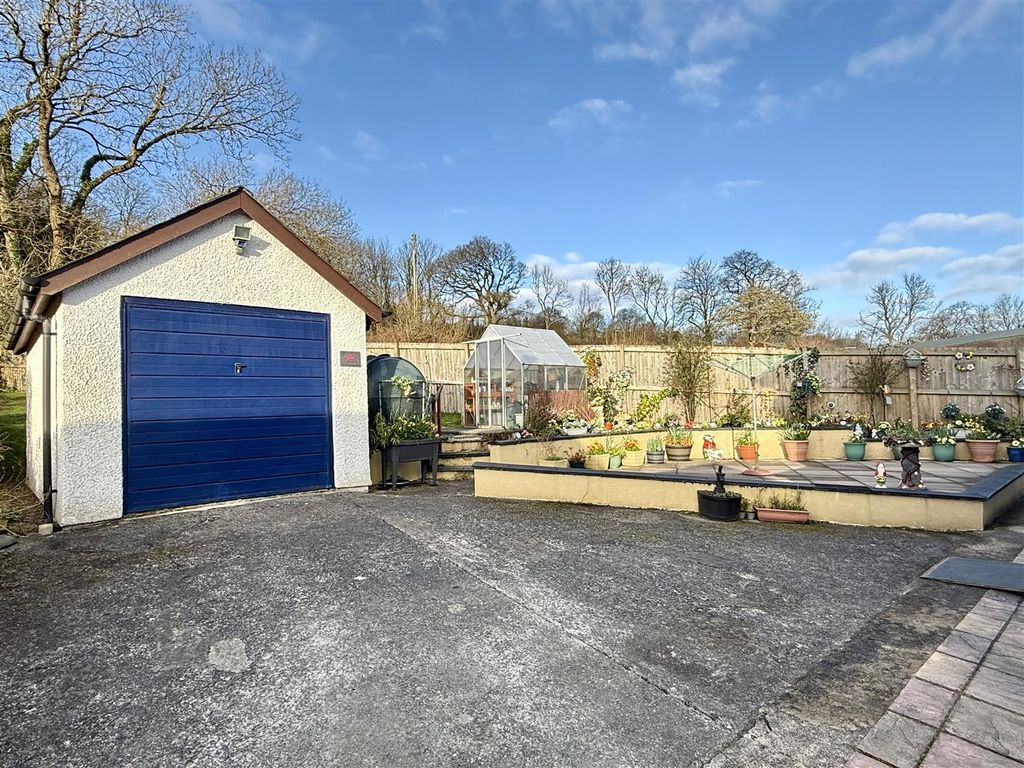 Property photo 3 of 35