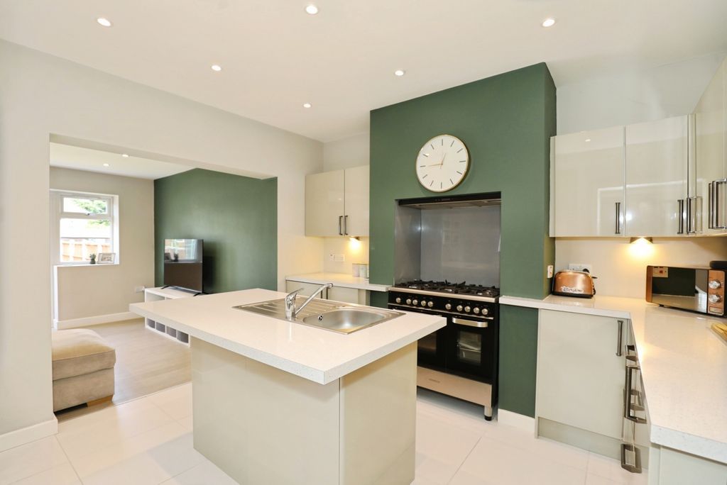 Property photo 3 of 21 Pbox-Img.Jpg