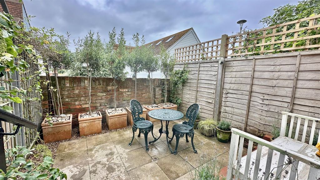 Property photo 3 of 31