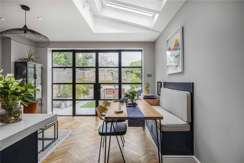 Property photo 2 of 18 Picture No. 29