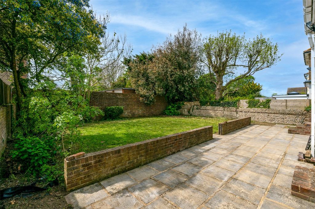 Property photo 2 of 30 Picture No. 32