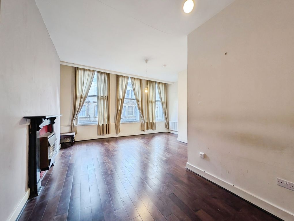 Property photo 3 of 10 Pbox-Img.Jpg