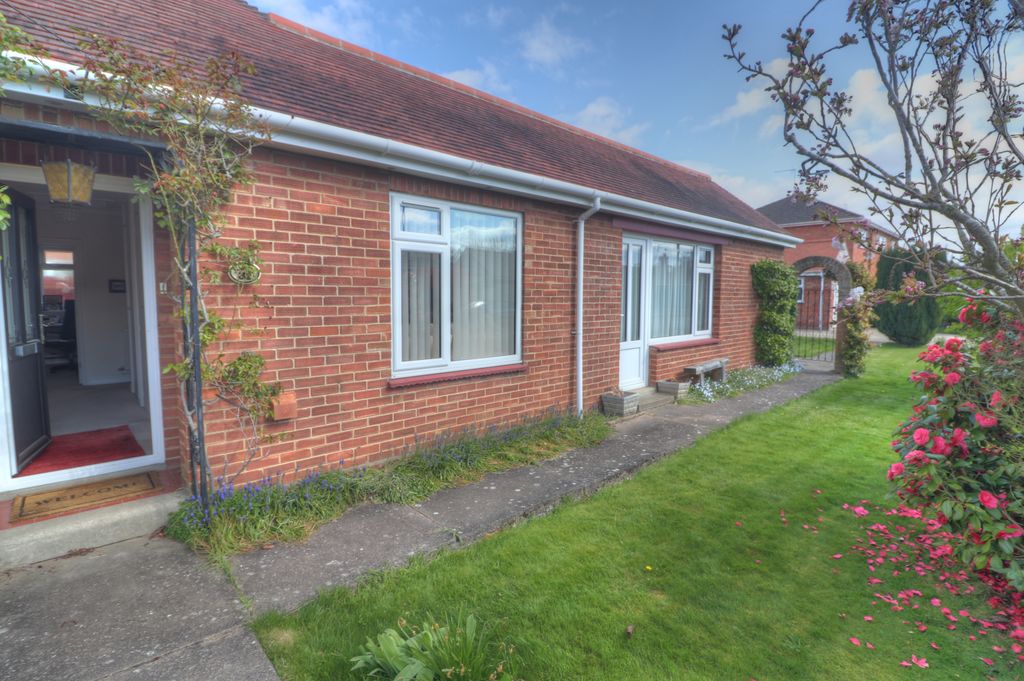 Property photo 3 of 32 Side