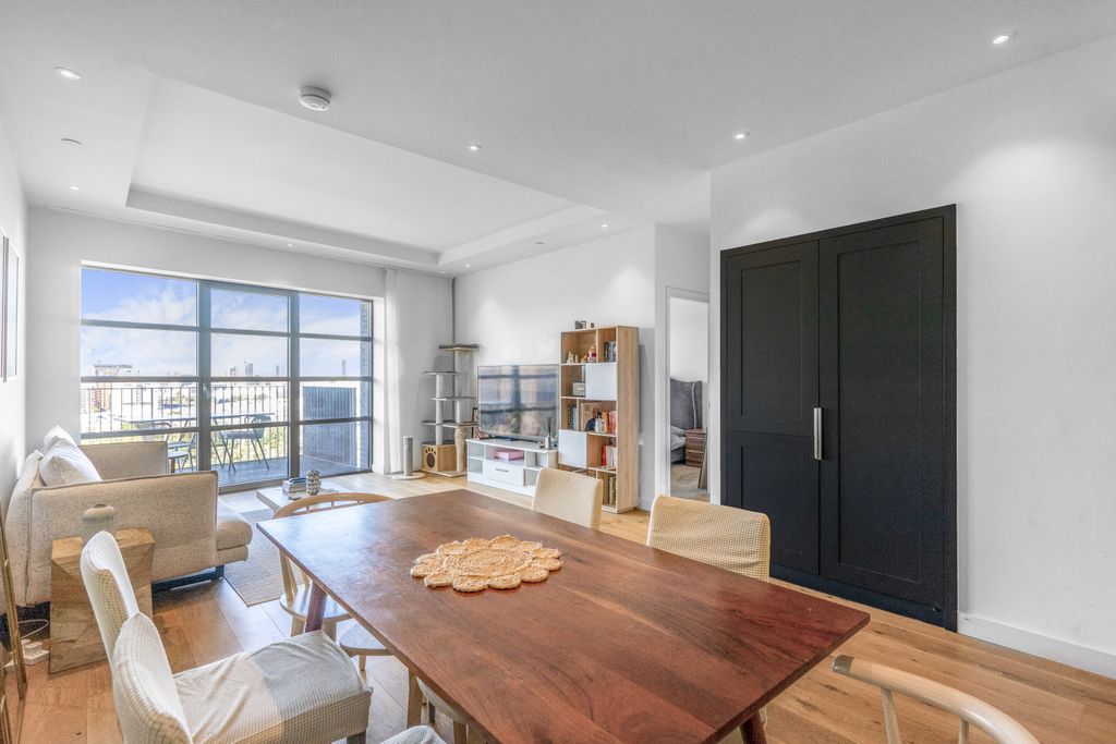 Property photo 2 of 42 Open Plan Living