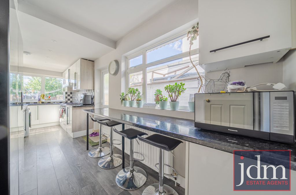 Property photo 1 of 10 99193470-24A6-4De...