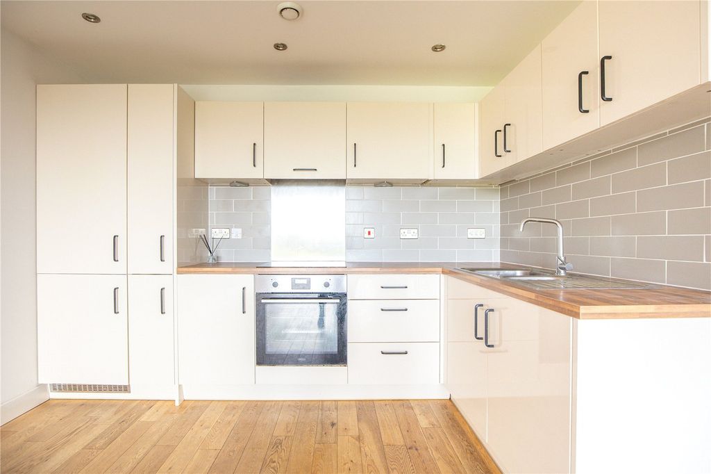 Property photo 3 of 12 Picture No. 14