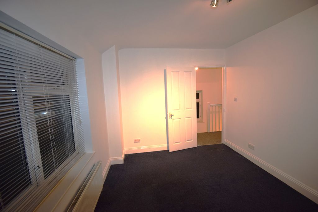 Property photo 3 of 11 2