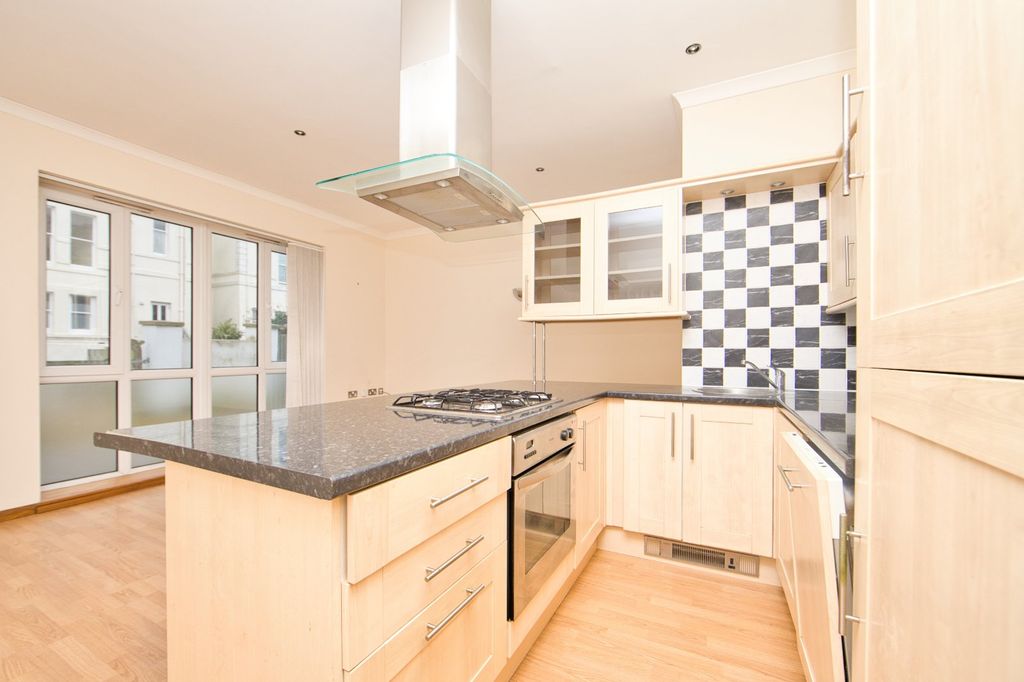 Property photo 3 of 7 Picture 3