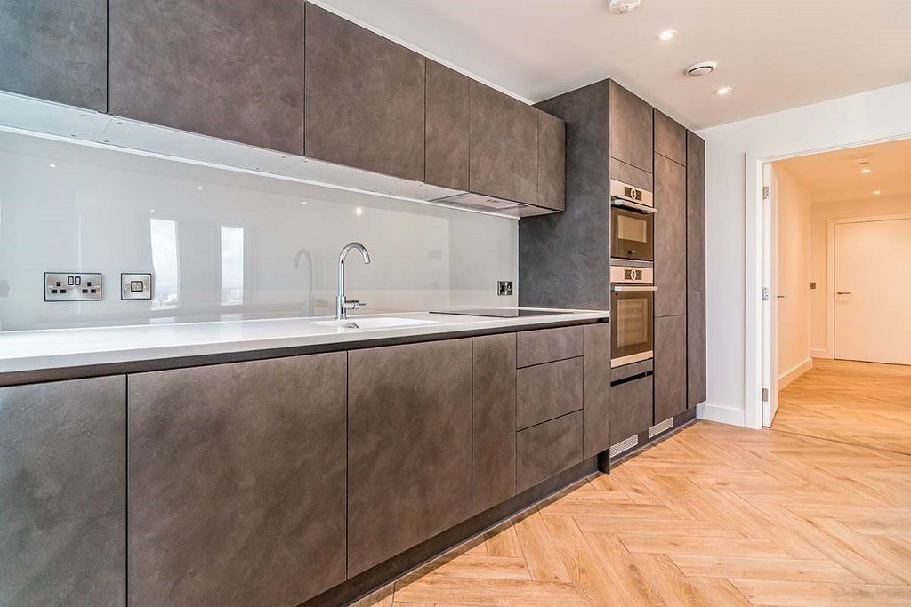 Property photo 3 of 17 Photo