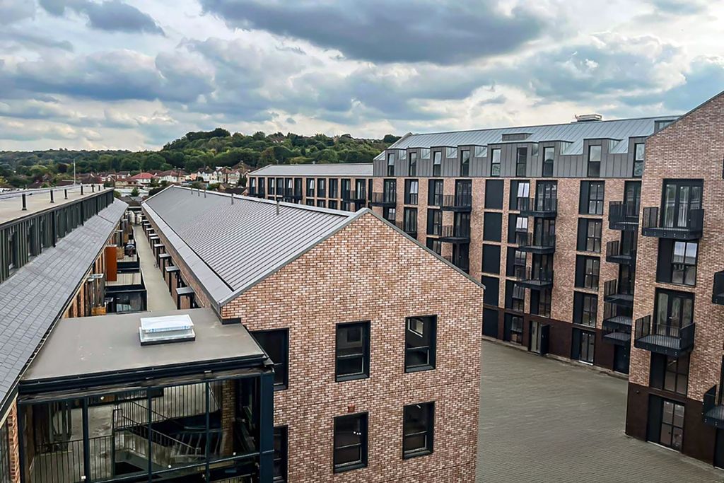 Property photo 1 of 5