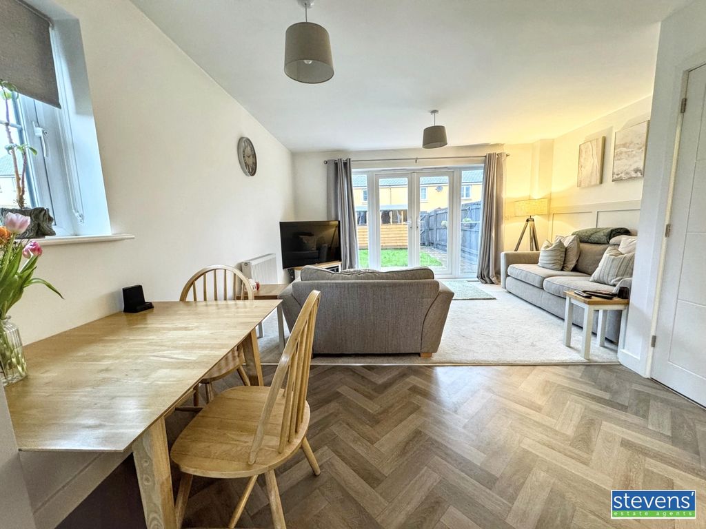 Property photo 3 of 12 Img_7503