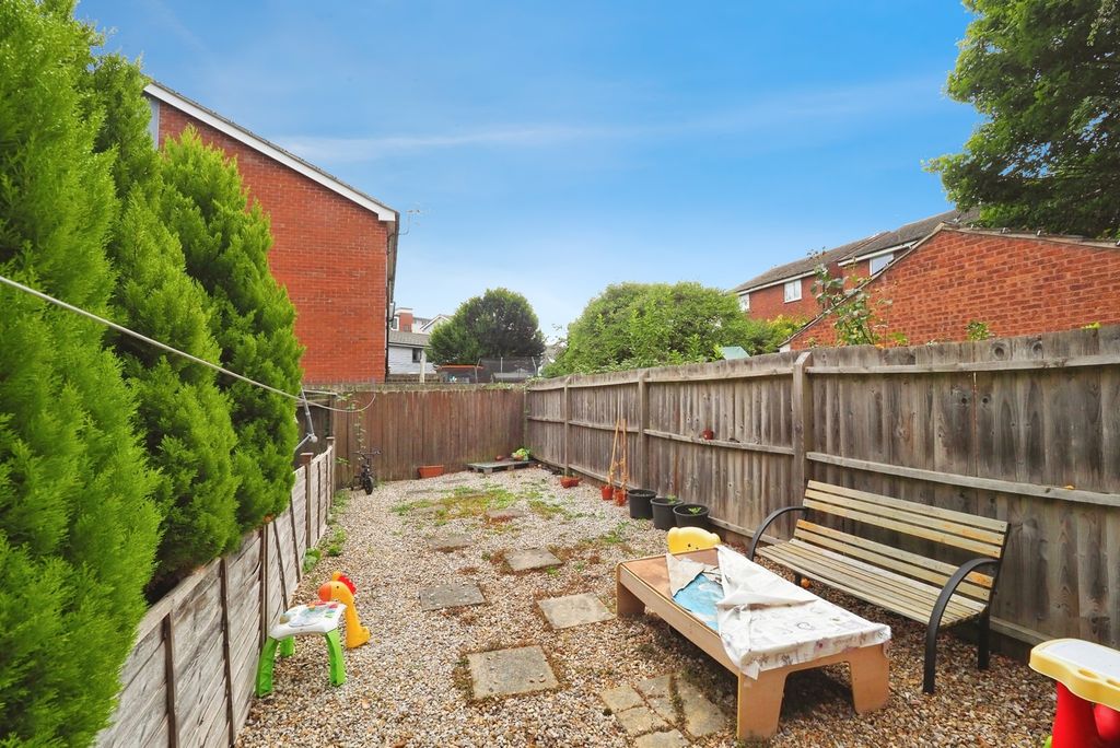 Property photo 3 of 17 Photo