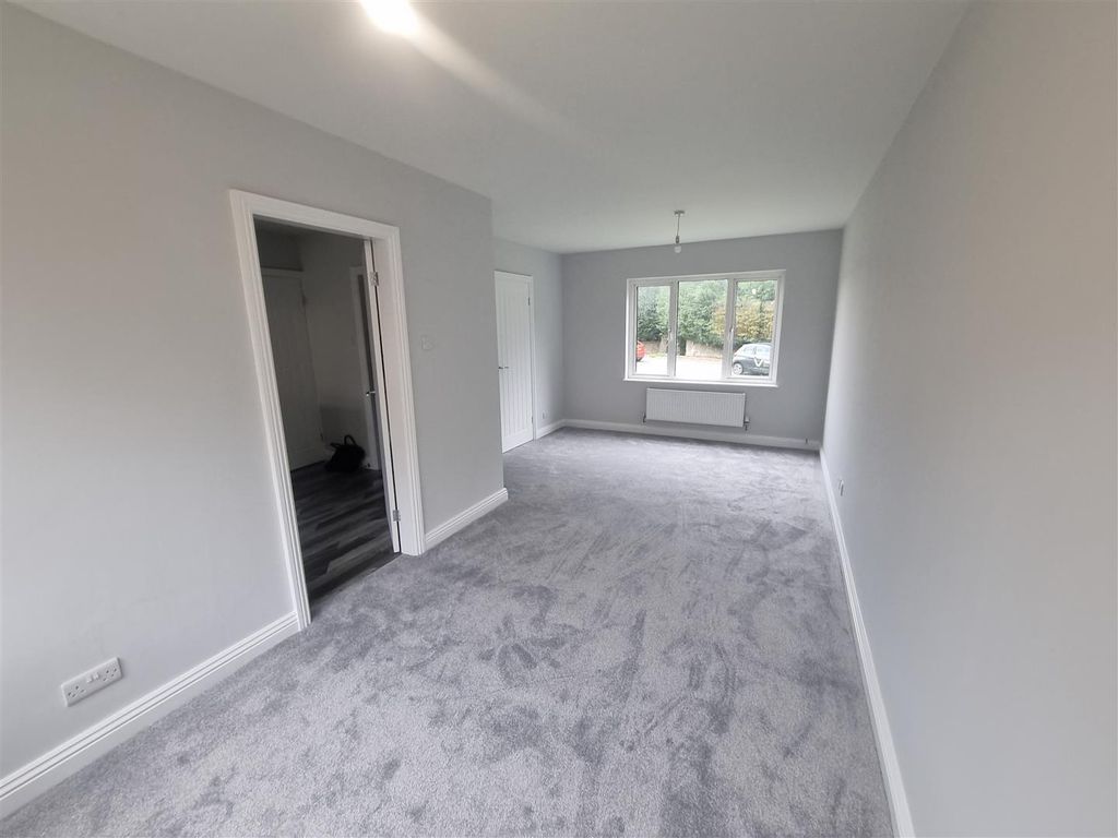 Property photo 3 of 11 Image005.Jpg