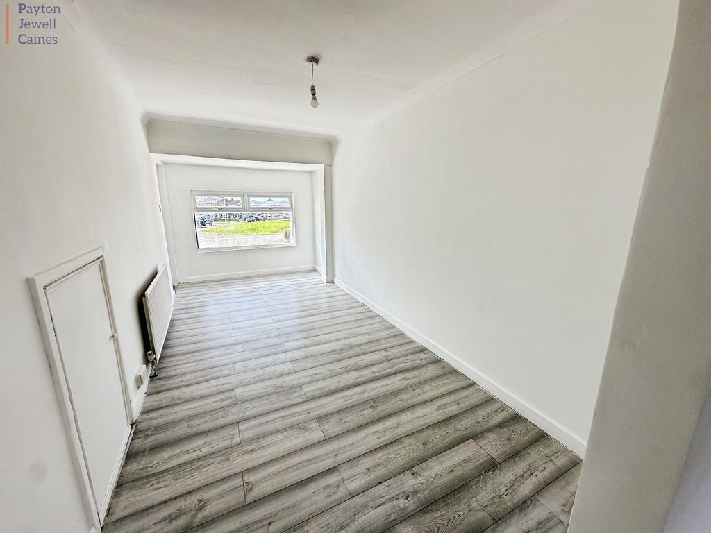 Property photo 3 of 11 Not Specified
