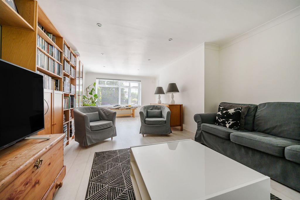 Property photo 1 of 19