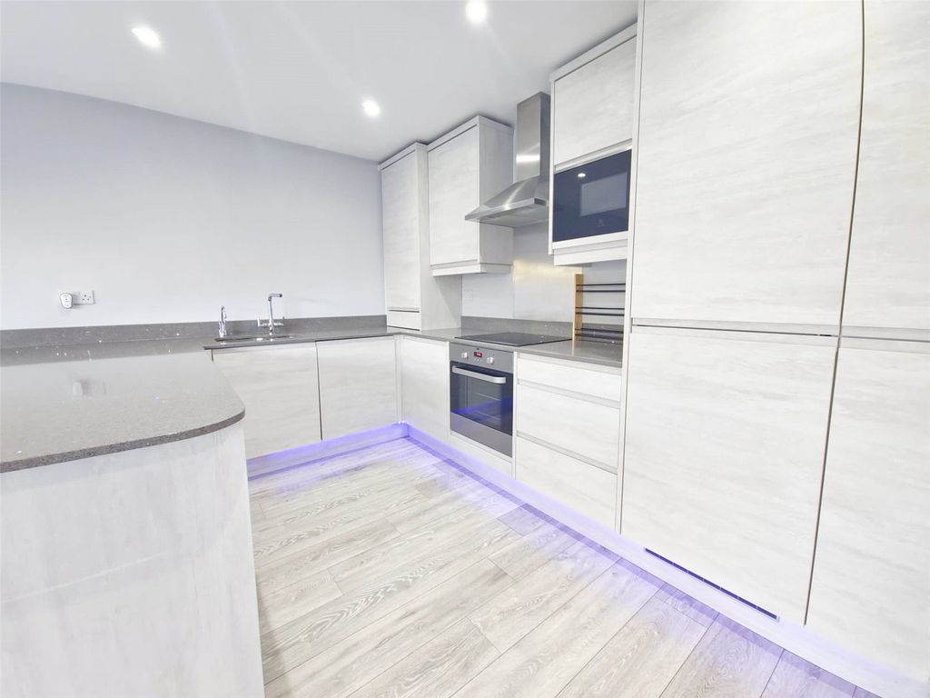 Property photo 2 of 15 Picture No. 02