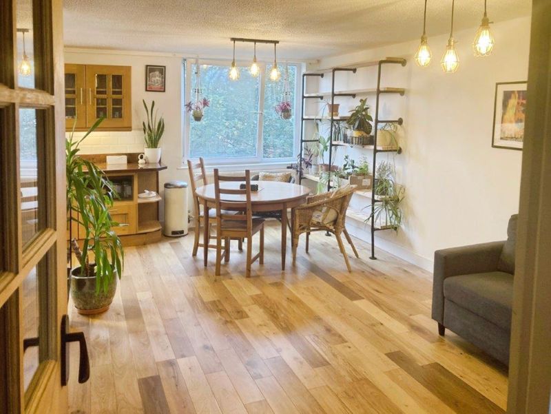 Property photo 1 of 10 Photo 10