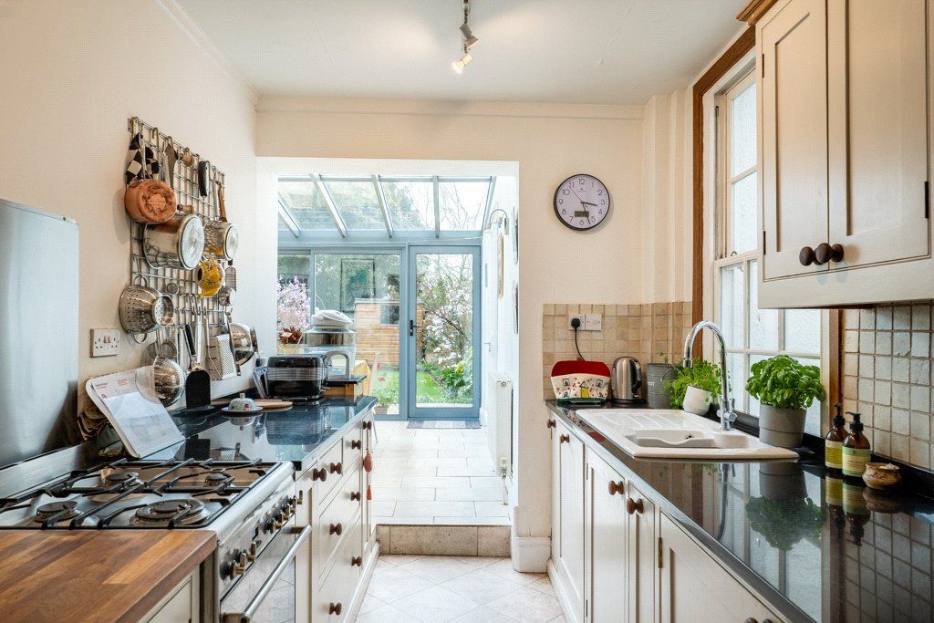 Property photo 3 of 14 Kitchen