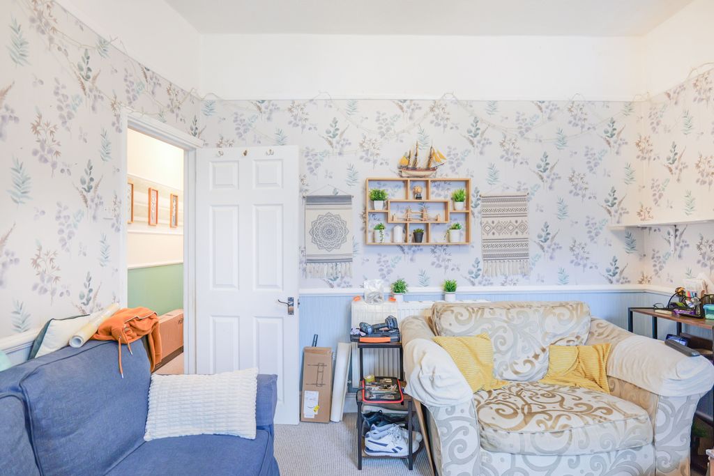 Property photo 3 of 19