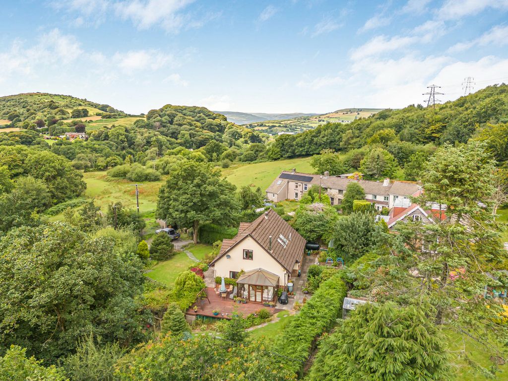 Property photo 2 of 39