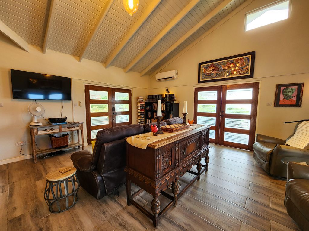 Property photo 3 of 49