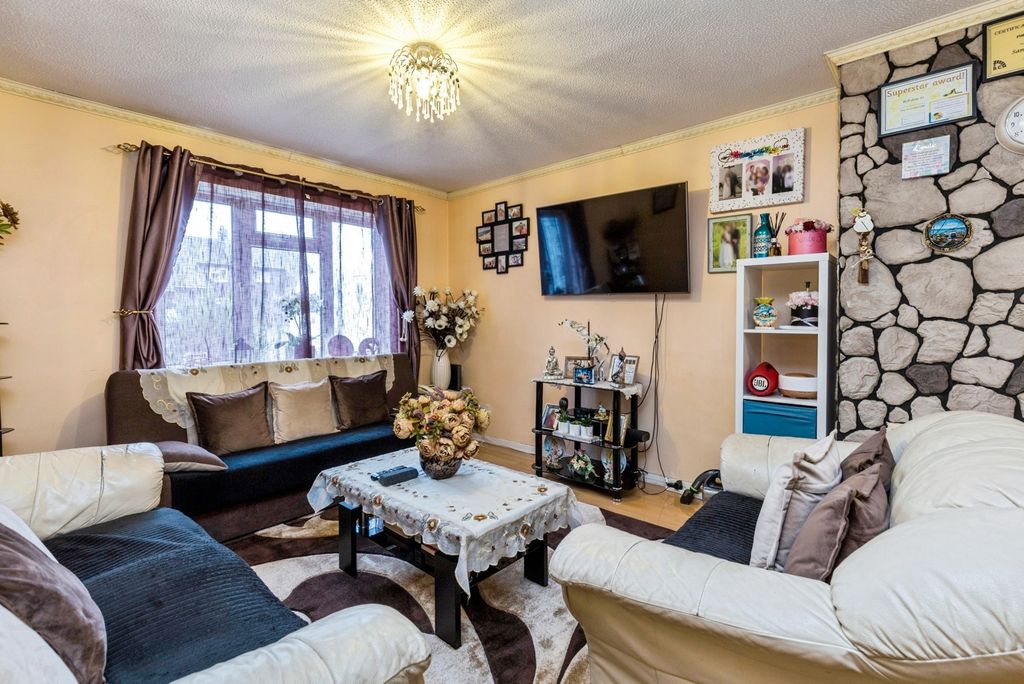 Property photo 3 of 17 Pbox-Img.Jpg