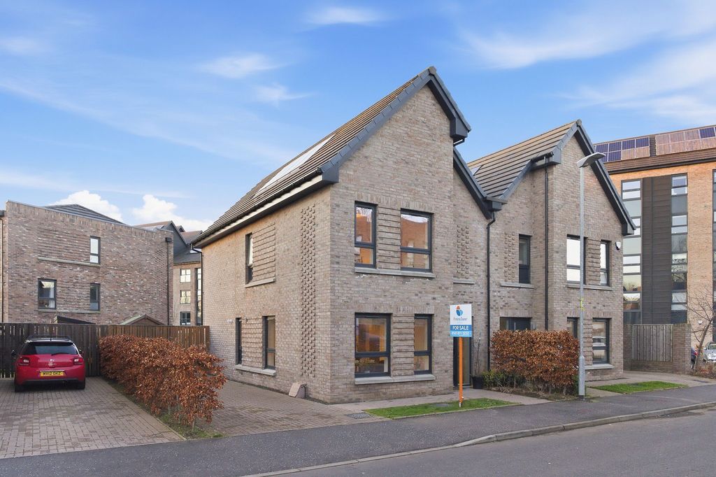 Property photo 1 of 28