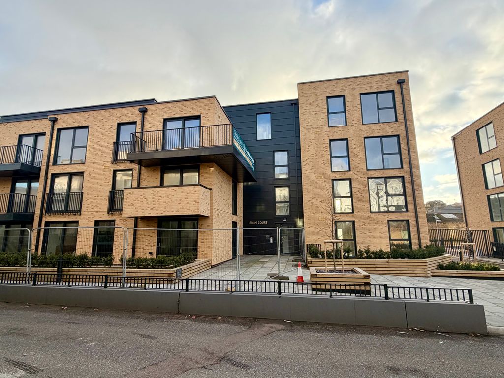 Property photo 1 of 6