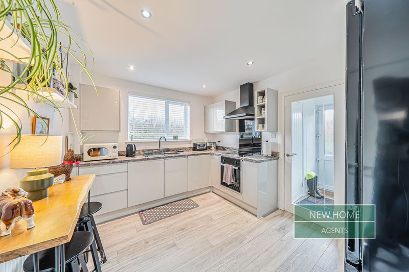 Property photo 3 of 20 Photo 12