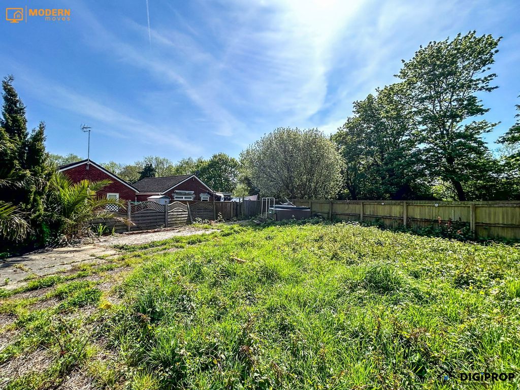 Property photo 3 of 31