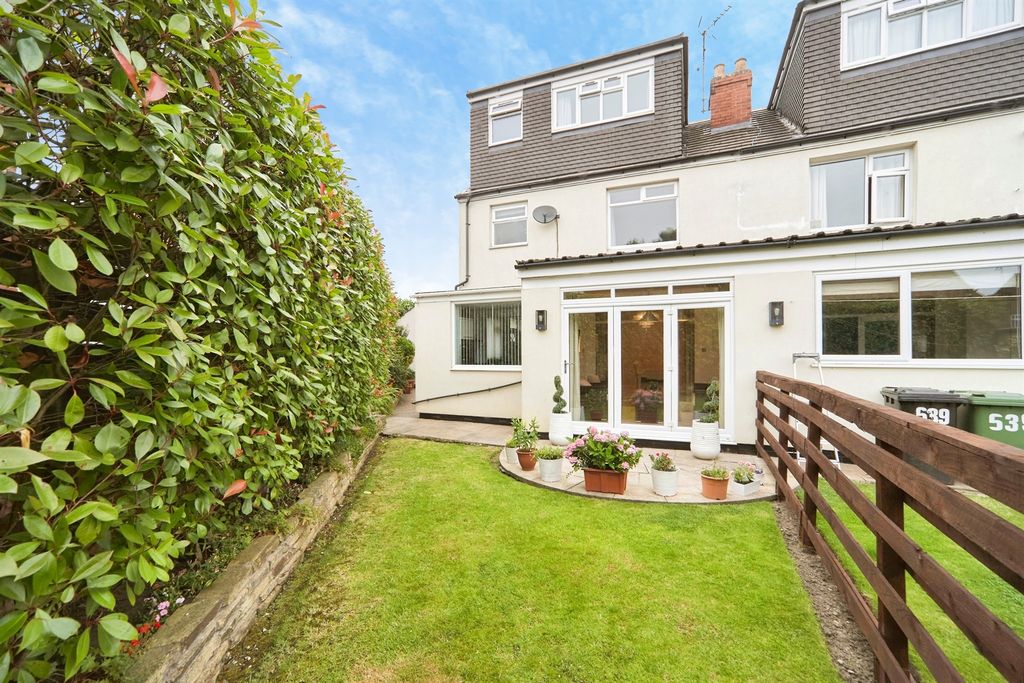 Property photo 2 of 19