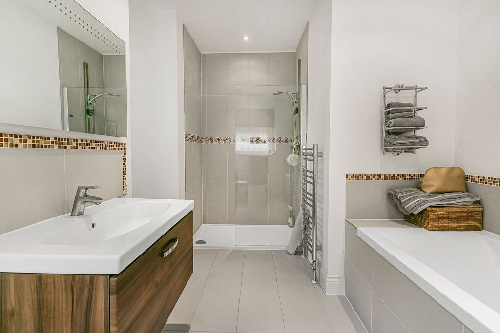 Additional image 16 of 5 bed detached house for saleGeorges Wood Road, Brookmans Park, Hatfield AL9