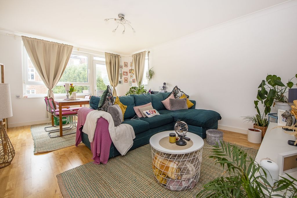 Property photo 1 of 8 11-Silva-Court-79...
