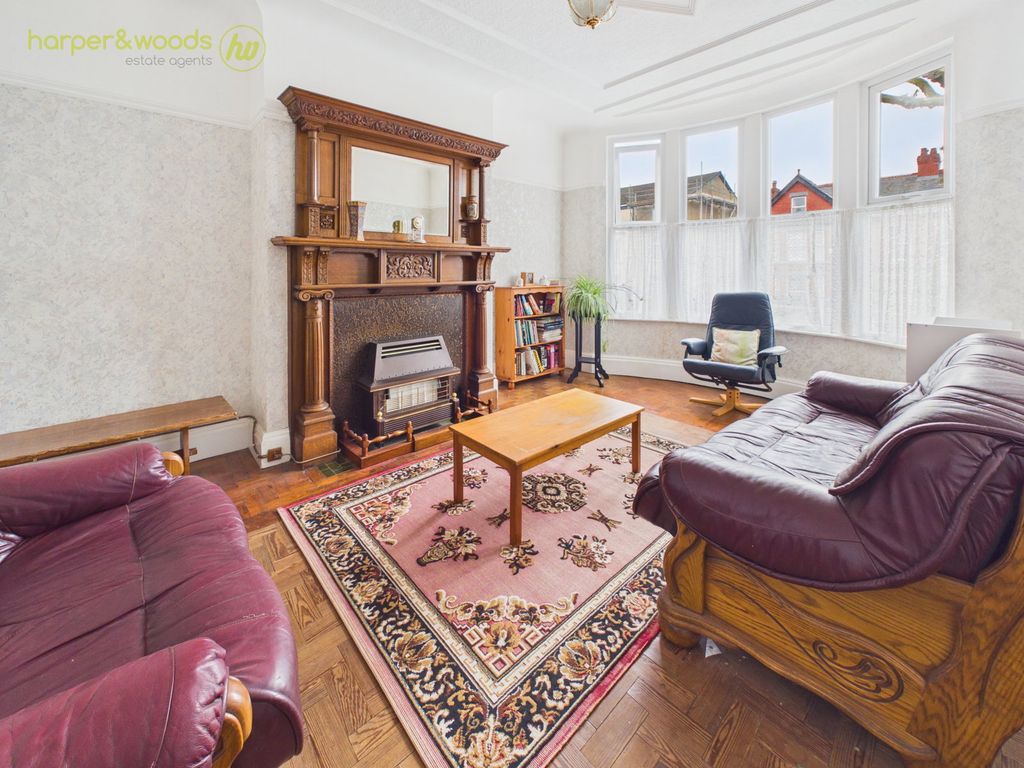 Property photo 2 of 33