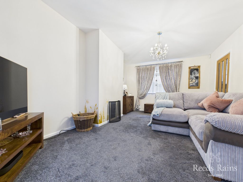 Property photo 2 of 27 Sitting/Dining Room