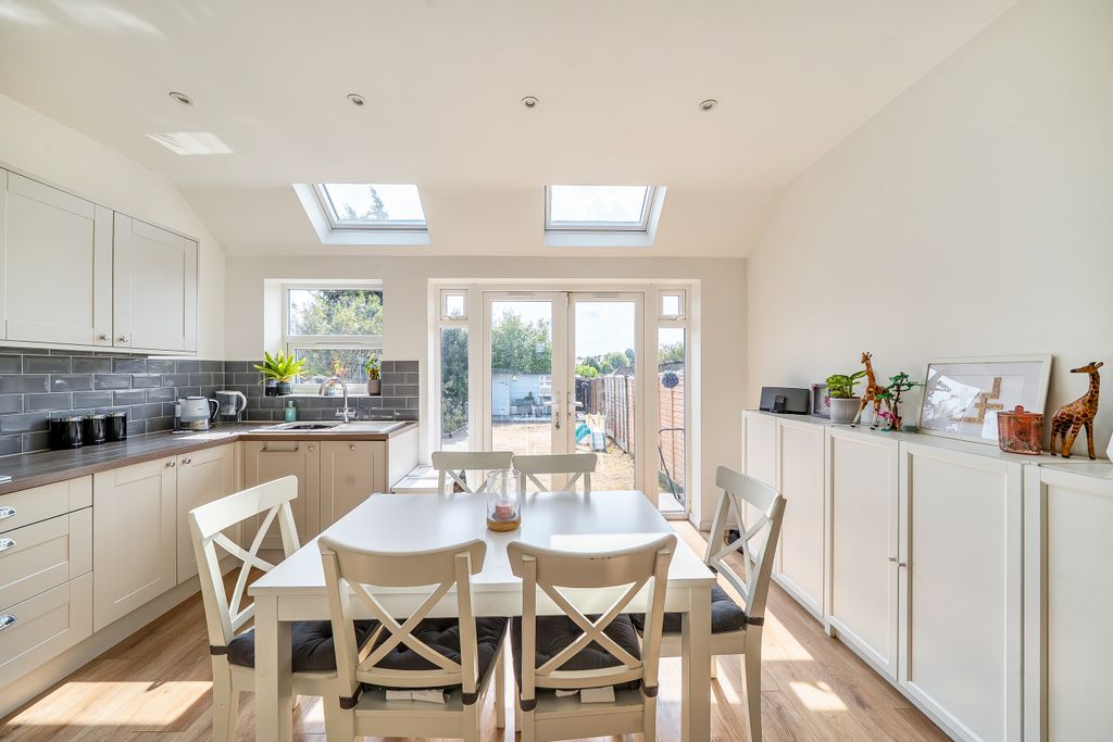 Property photo 3 of 14 1510435 (8)