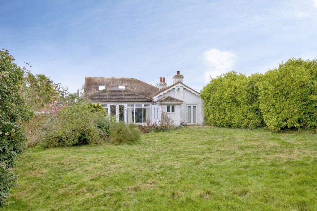 Property photo 1 of 32