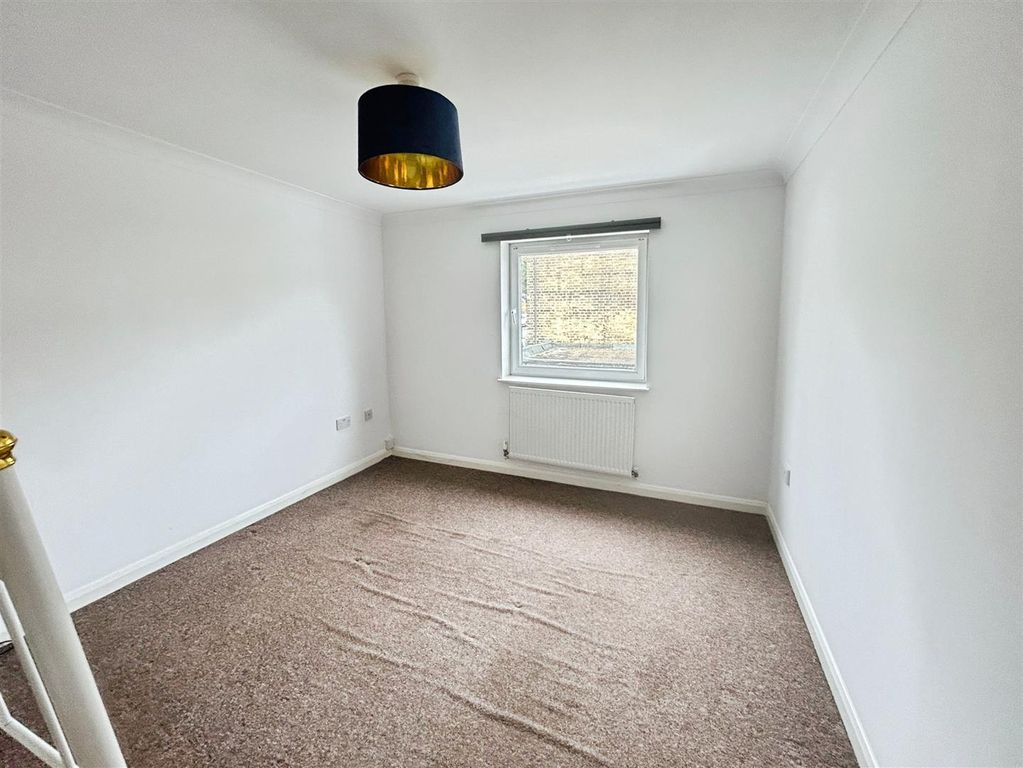 Property photo 2 of 6 4c3438Fc-Image00005.Jpeg