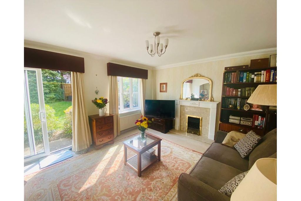 Property photo 3 of 11
