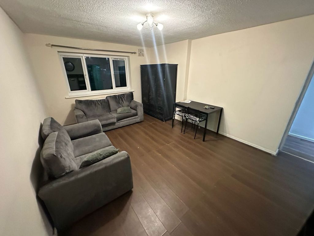 Property photo 2 of 7 Gallery