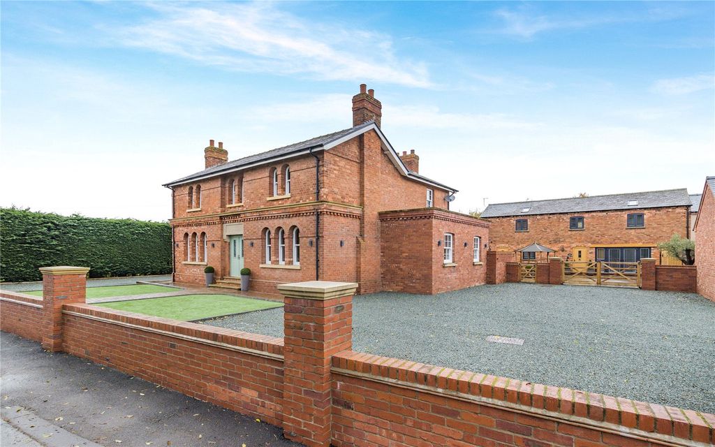 Property photo 2 of 20 Front View