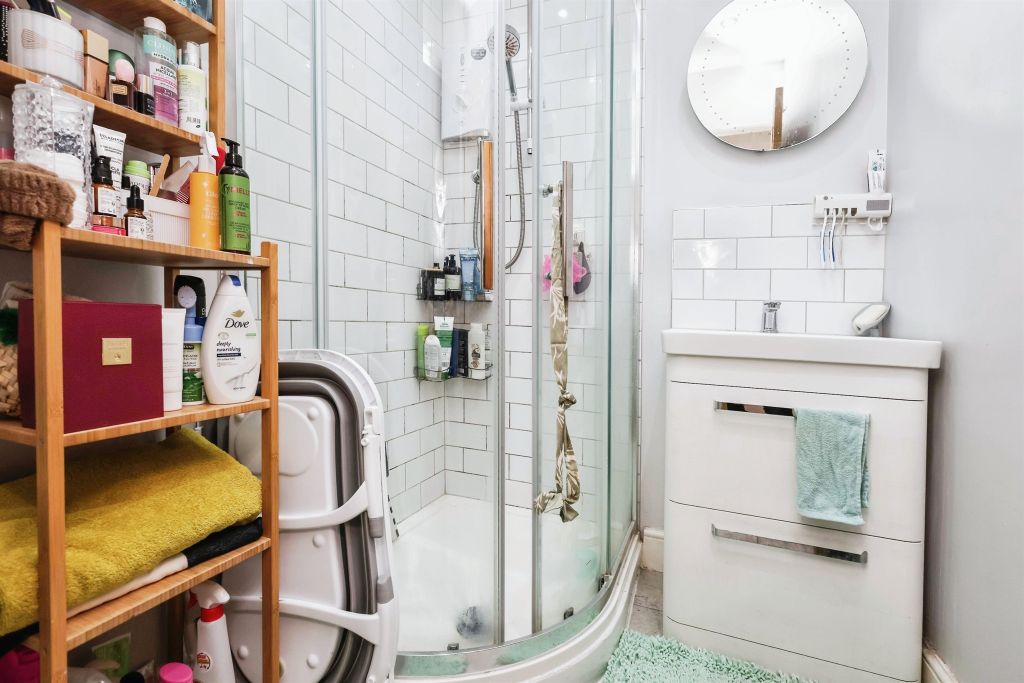 Property photo 3 of 13 Shower Room
