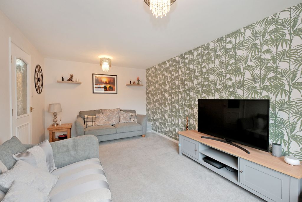 Property photo 2 of 24