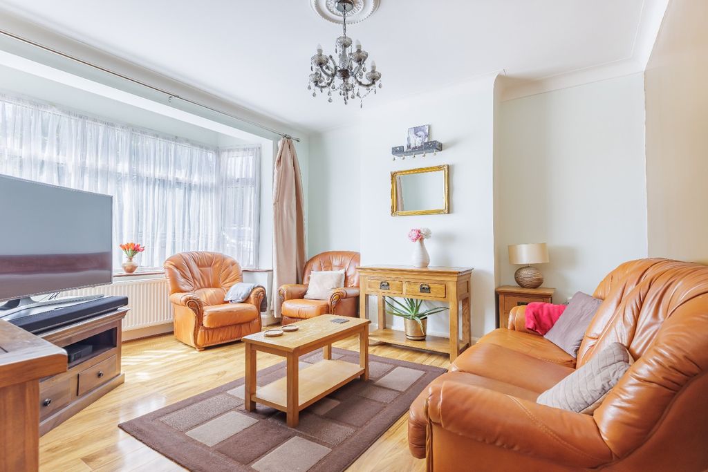 Property photo 2 of 18 5178601