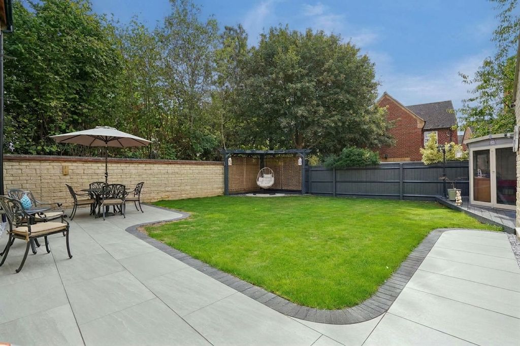 Property photo 2 of 28 2