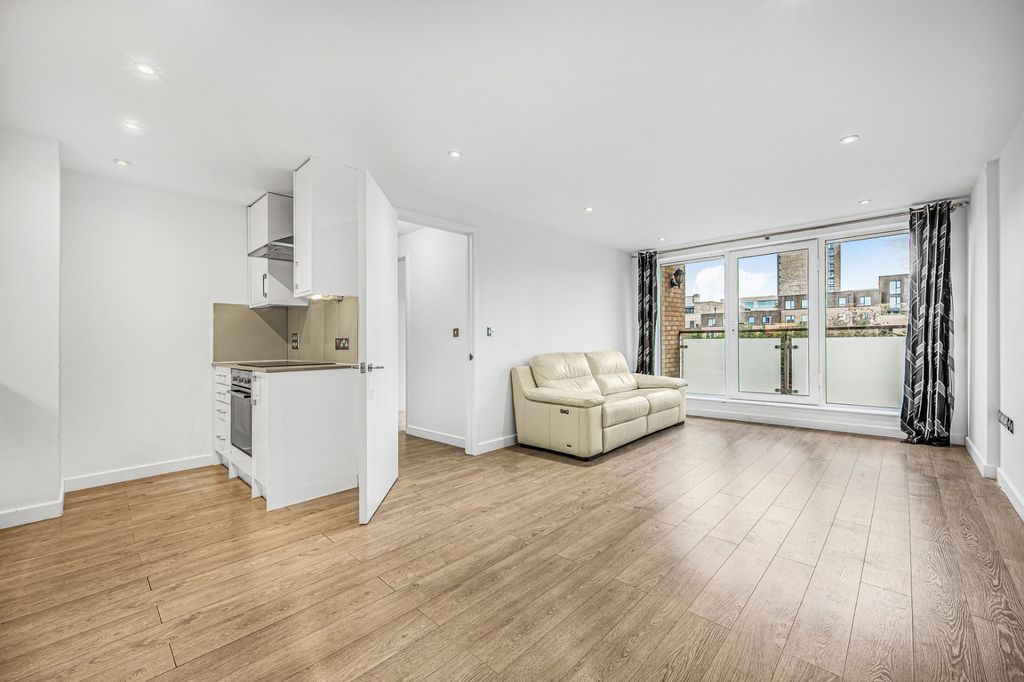 Property photo 2 of 16