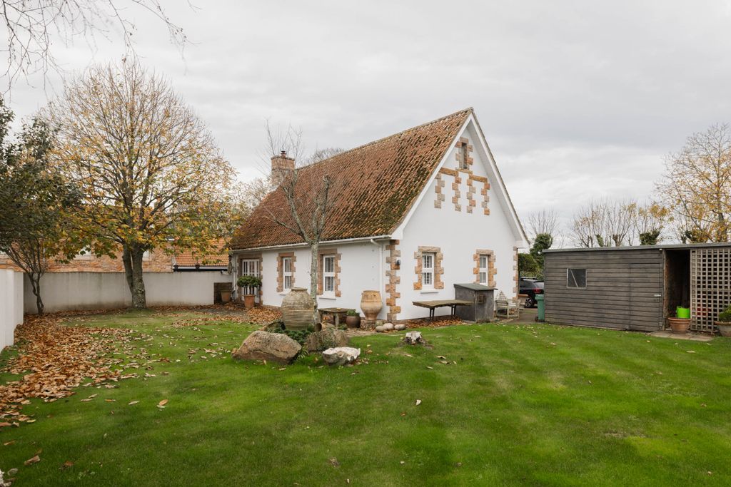 Property photo 2 of 20