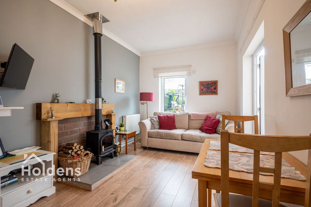 Property photo 2 of 26