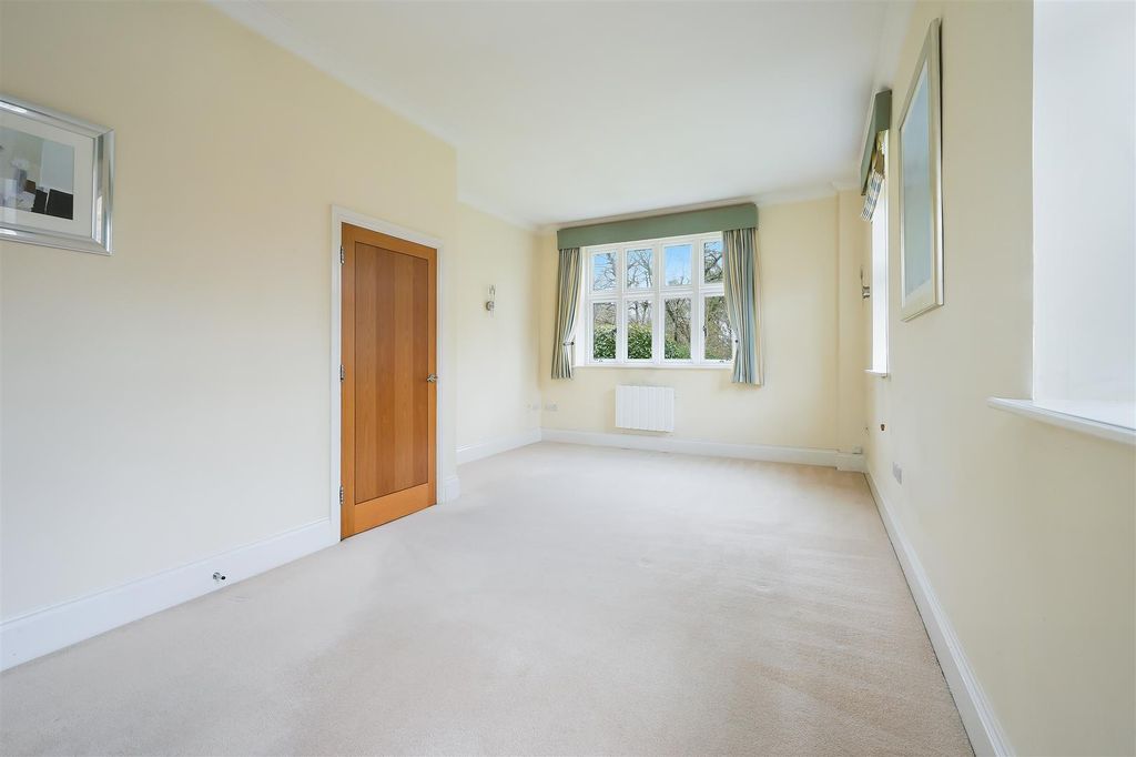 Property photo 3 of 20 Rendel House, 1- (7).Jpg